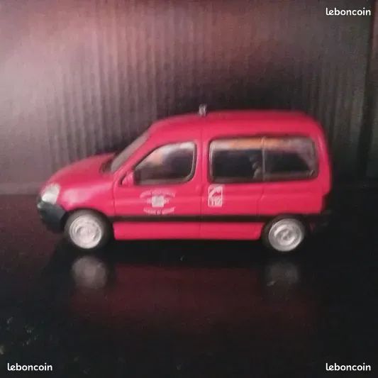 PEUGEOT PARTNER COMBI SPACE 1998 Gris VITESSE VMC99016 1:43 de refe