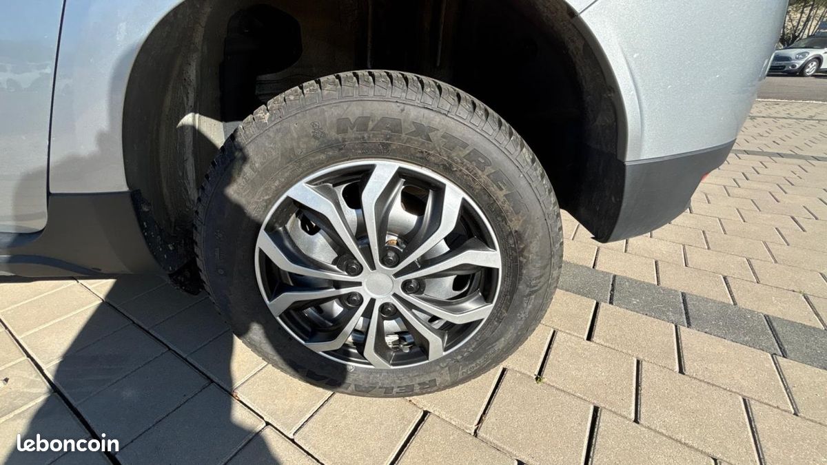 Dacia Duster ECO-GPL/ESS 100 4x2 Essentiel - 5P (image 26)