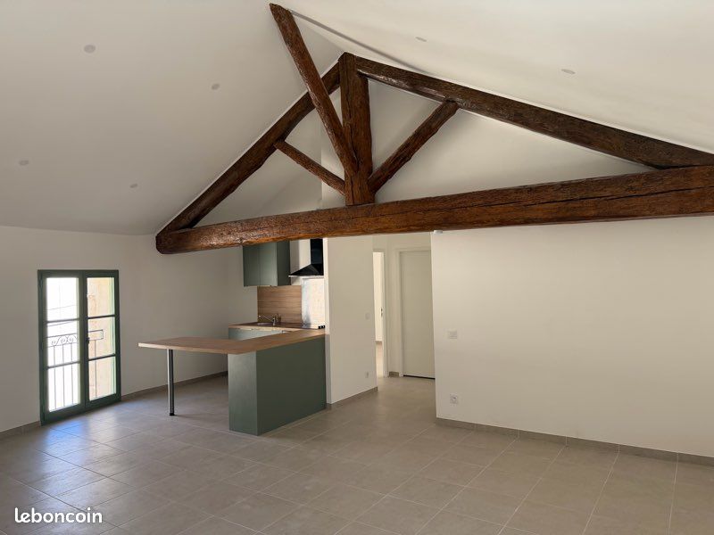 Appartement 3 pièces 80 m² · à Saint-Gilles · 80 m² · 980 €