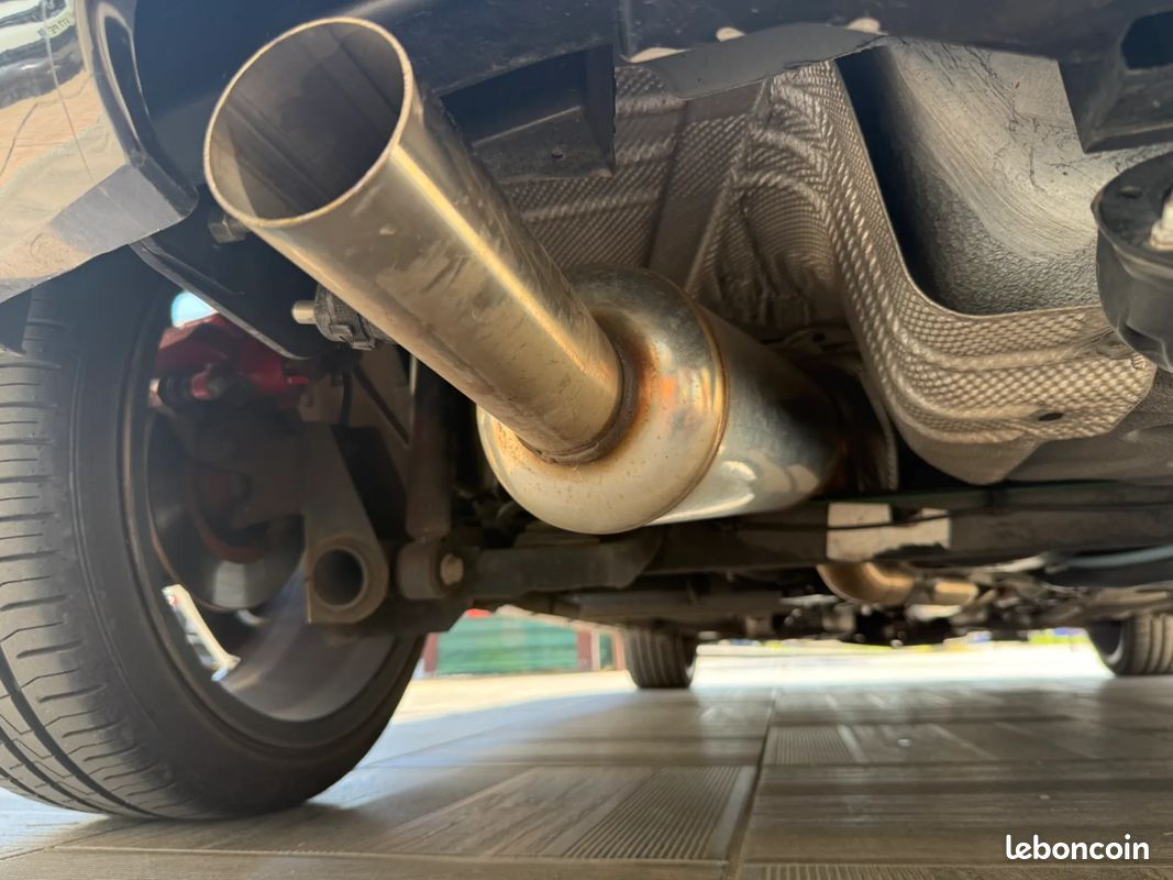 RENAULT Twingo RS 1.6 130ch - 2011 - 110 000 km - Kit Distribution fait à 109000 - Demi ligne - Suivi Complet (image 29)