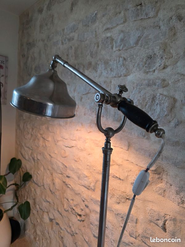 Ancienne lampe inactinique de labo développement photo