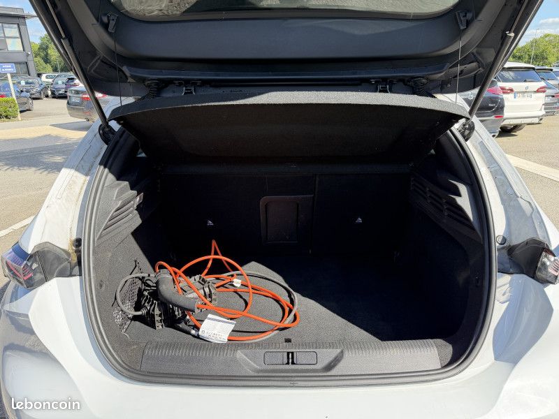 Peugeot 308 PHEV 180CH GT E-EAT8 (image 8)