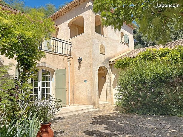 Propriété 7 pièces 160 m²