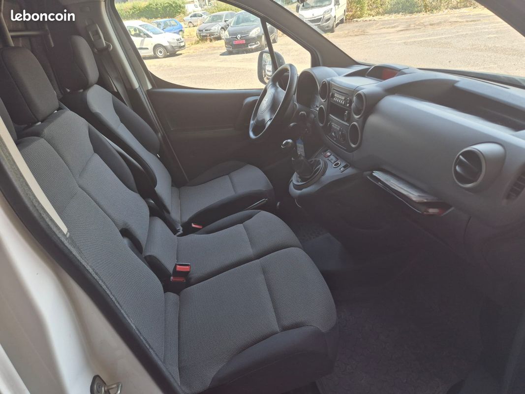 đ CITROĂN Berlingo M 1.6 BlueHDi 100 Club â 1Ăšre main â DISTRIBUTION NEUVE / AMĂNAGEMENT PRO / ENTRETIEN SUIVI (image 3)