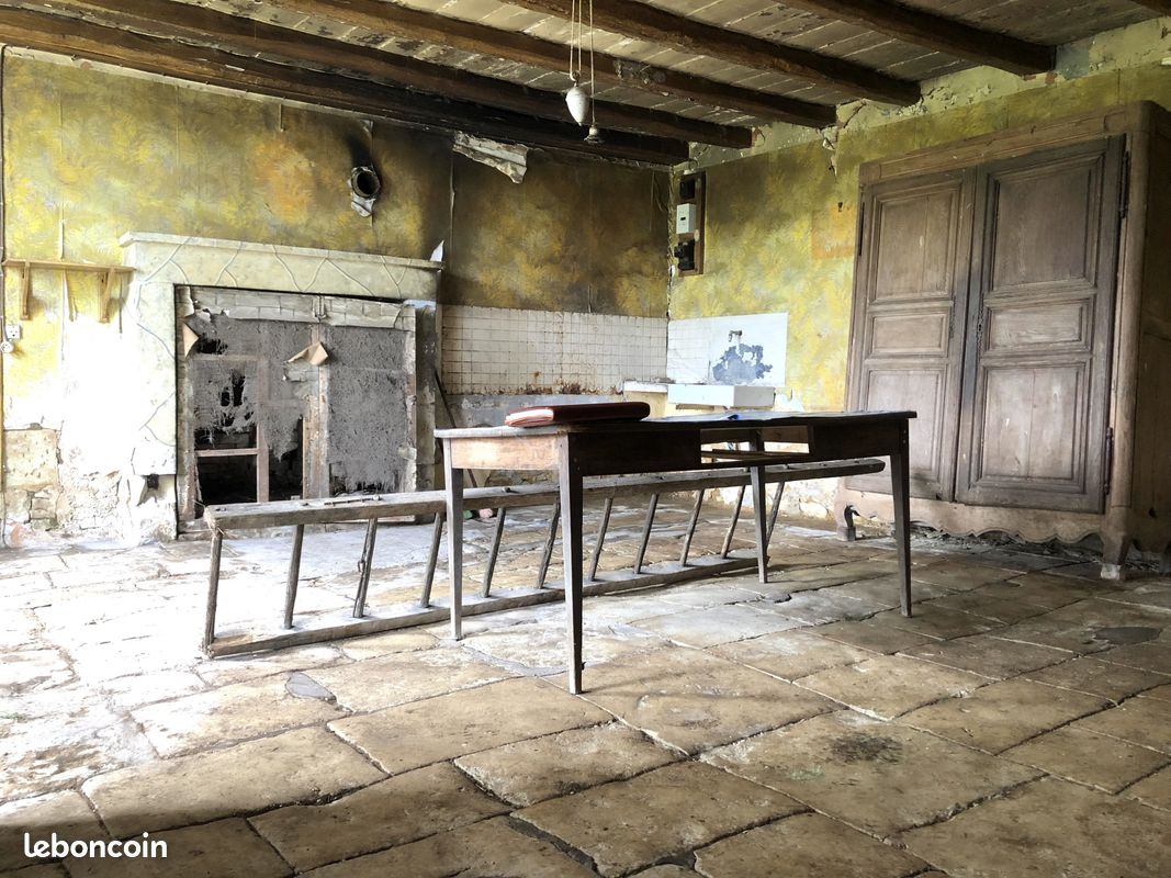 Propriété 2 pièces 63 m² - Mirebeau 86110 (image principale 3)