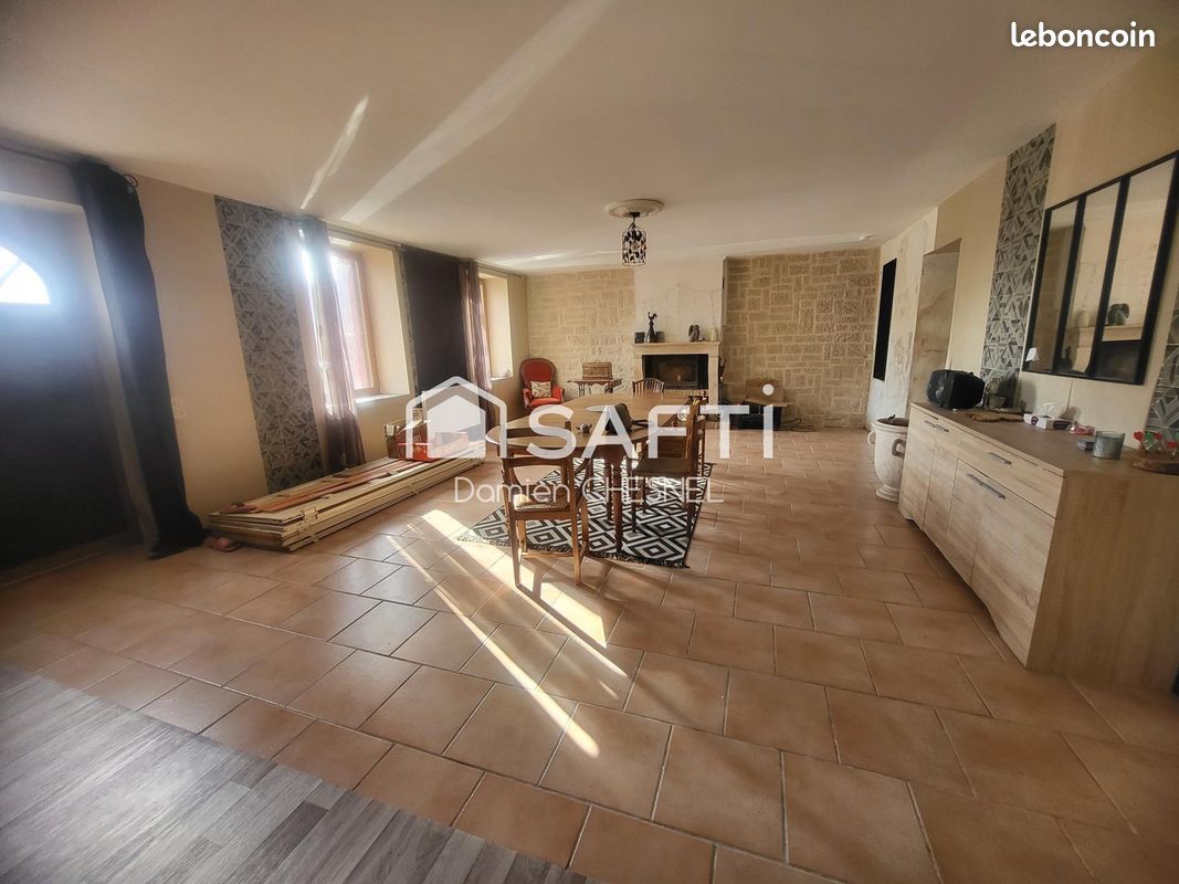 Maison 7 pièces 206 m² · à Morlac · 206 m² · 124 700 €