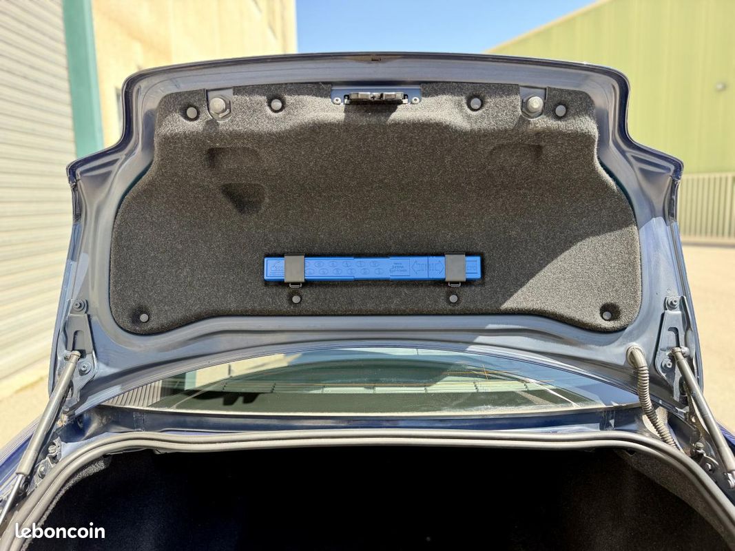 BMW SéRIE 1 COUPé 125i 3.0L 6 cylindres - Boîte manuelle - Montego Blue (image 30)