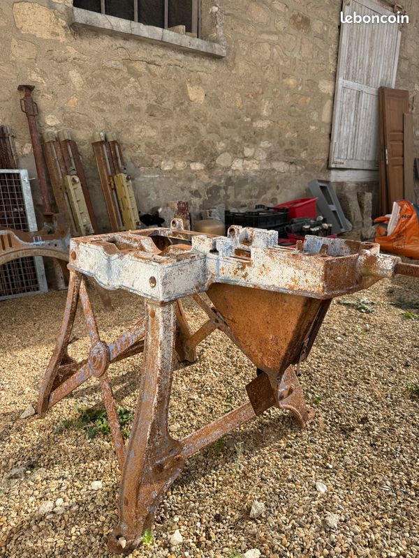 Piètement en fonte agricole (image 1)
