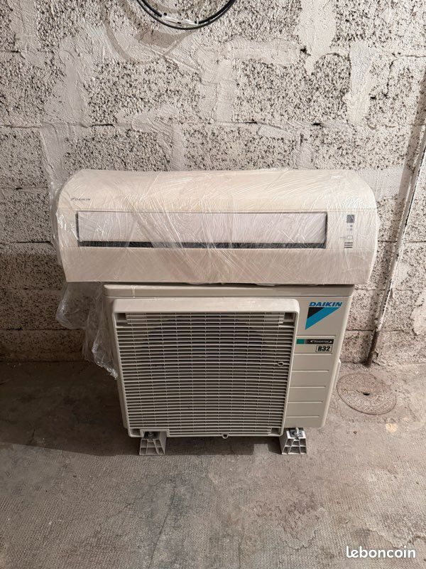 Climatisation Daikin Inverter (split + unité extérieure) (image 1)