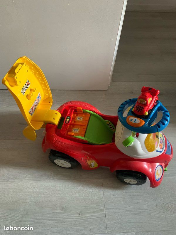 Porteur TUT TUT en camion Vetch Jeux Jouets