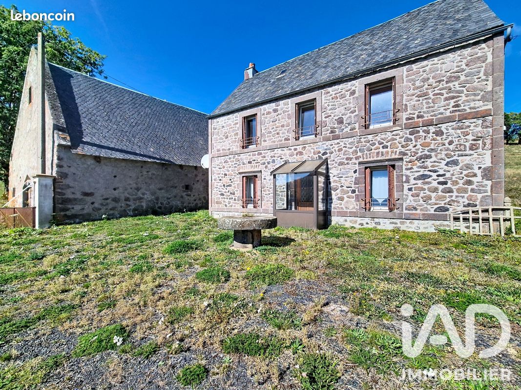 Maison 4 pièces 100 m² · à Besse-Et-Saint-Anastaise · 100 m² · 303 000 €