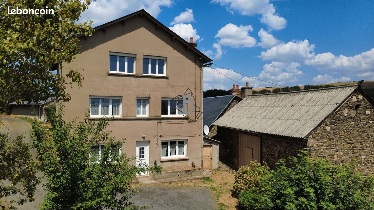Maison 8 pièces 148 m² · à Alrance · 148 m² · 82 500 €