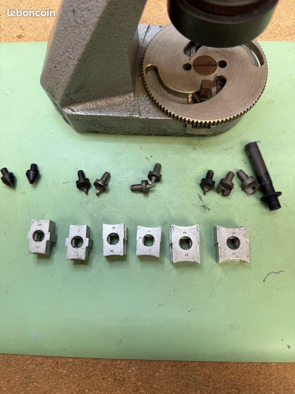 Presse Multilabor Horloger Bretton - Ancien Outil Horlogerie - Occasion