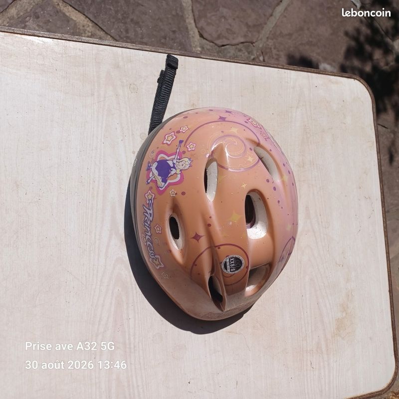 Casque vélo enfant fille "Princesse" DECATHLON : 52-56 cms (image 1)