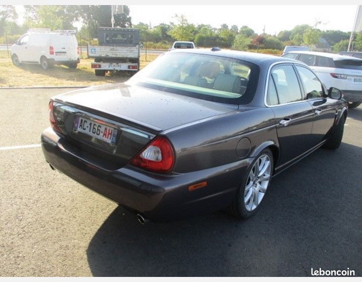 Jaguar XJ8 2.7D V6 BI-TURBO SPIRIT OF LEGEND (image 4)
