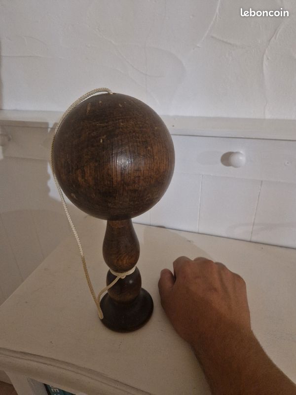 Grand bilboquet en bois (image 2)