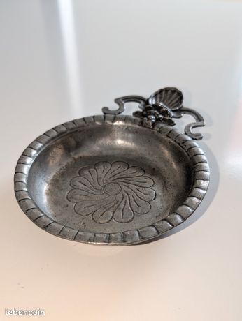 PLAT ROND LOUIS XV ETAIN XVIIIe avec BLASON SUR LAILE Couronne & Lion