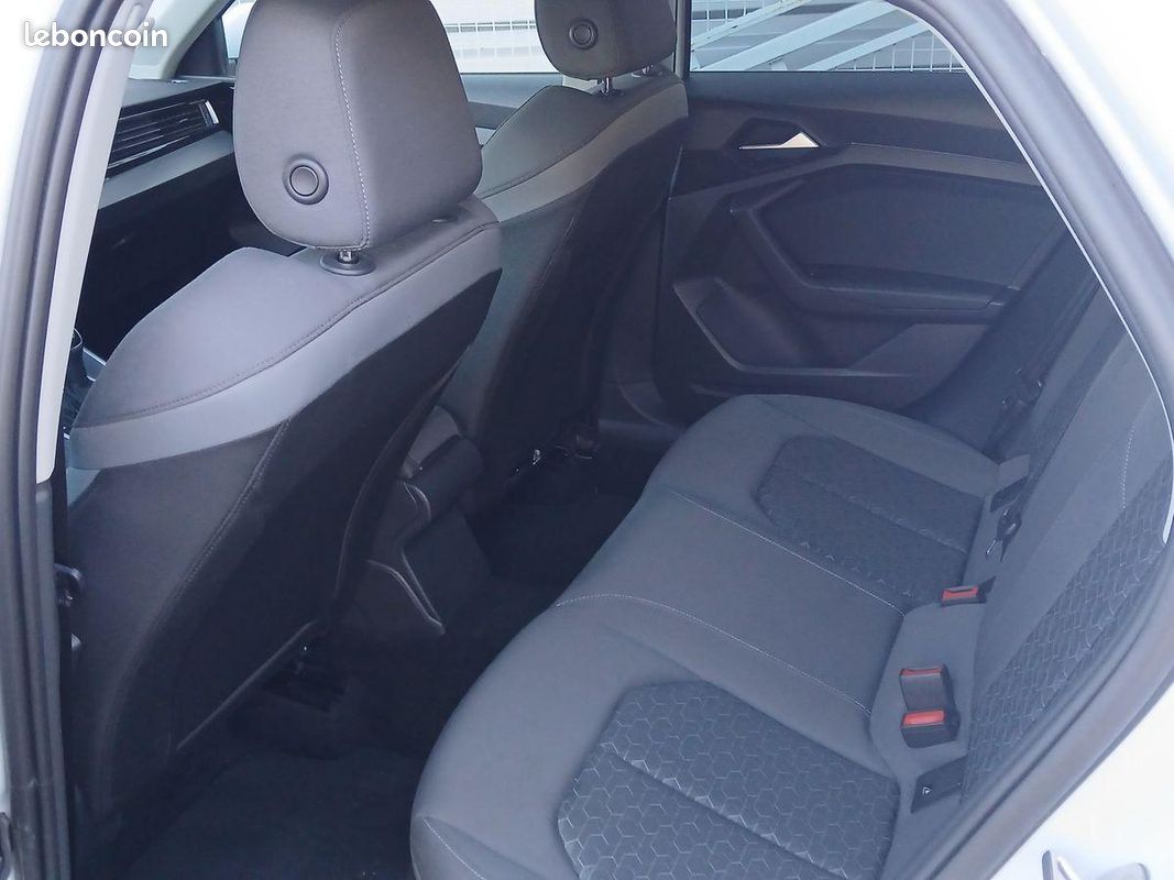 AUDI A1 Sportback 30 TFSI 110 ch S tronic 7 Advanced 2 (image 21)