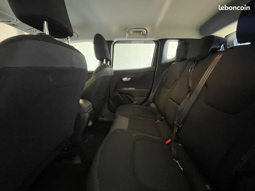 Jeep Renegade Limited FWD 150Cv/3EME MAIN/MOTEUR A CHAINE/CARPLAY/CAMERA DE RECUL/FEUX LED (image 17)