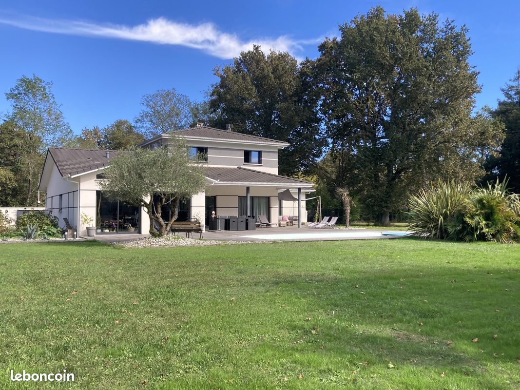 Maison 6 pièces 187 m² · à Saint-Jean-d'Illac · 187 m² · 660 000 €