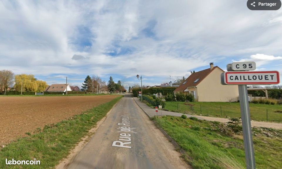 Terrain 930 m² · à Caillouet-Orgeville · 65 000 €