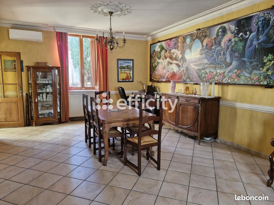 Maison 7 pièces 225 m² · à Vénissieux · 225 m² · 470 000 €