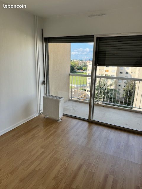 Appartement 3 pièces 74 m² · à Bron · 74 m² · 146 000 €