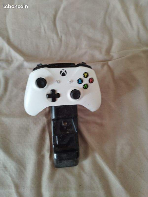 Vend Xbox one x (image 1)