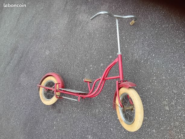 Ancienne Trottinette à Pédales Baby Star – Jouet Vintage En Tôle – Occasion
