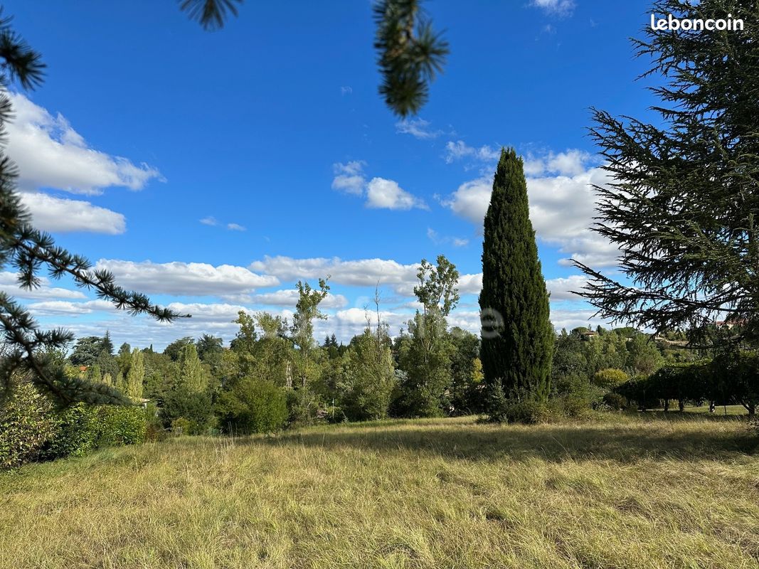 Terrain 2 497 m² Auch · 104 000 €