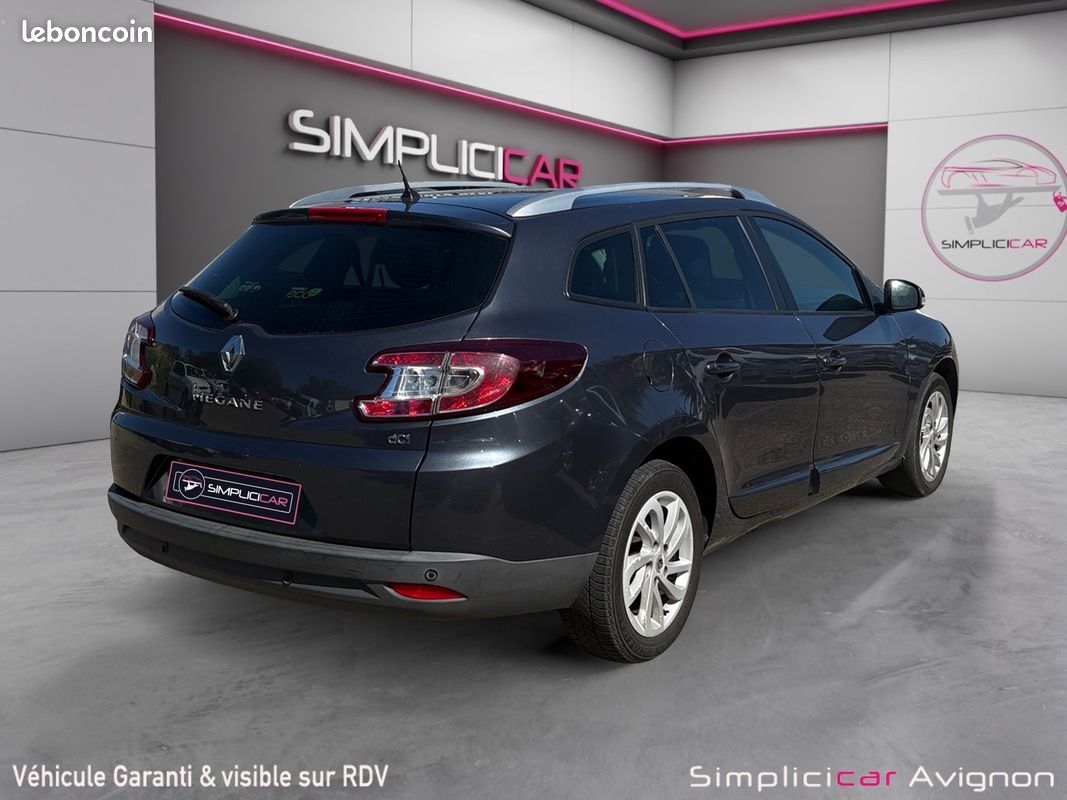 RENAULT MEGANE III BERLINE dCi 110 FAP Energy eco2 Limited (image 8)