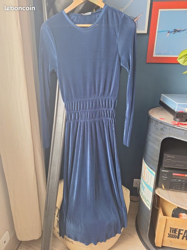 Robe longue plissée bleu Zara Vêtements