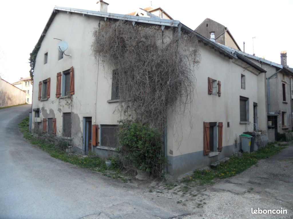 Maison 6 pièces 118 m² · à Faverney · 118 m² · 36 000 €