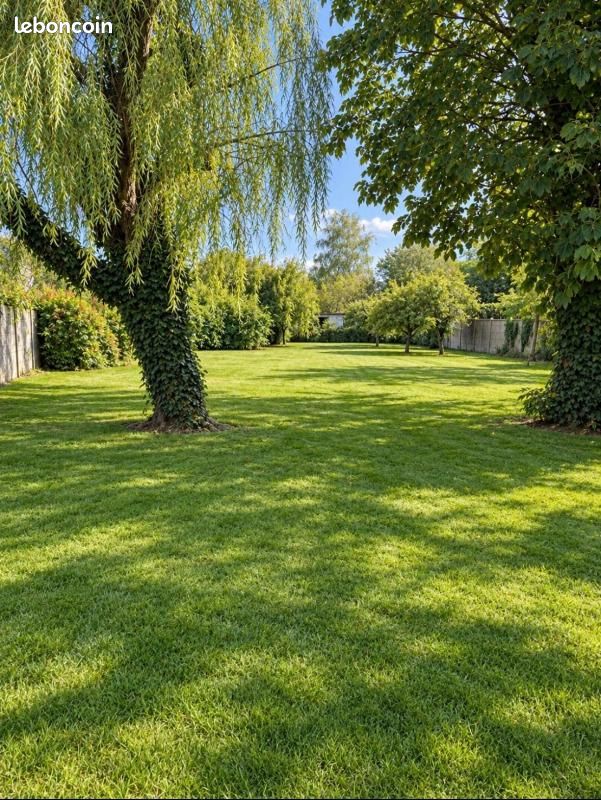 Terrain 1009 m² · à Vert-le-Grand · 210 000 €