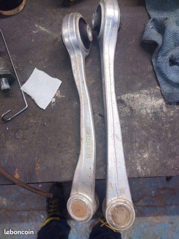 Bras sup A4 b8 (image 1)
