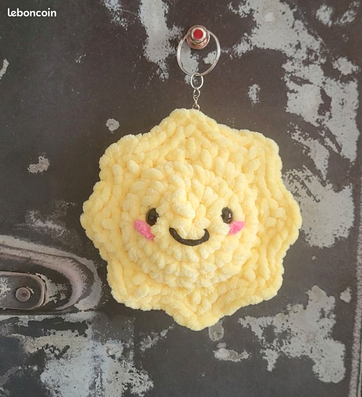 Porte-clés soleil kawaii (image 1)