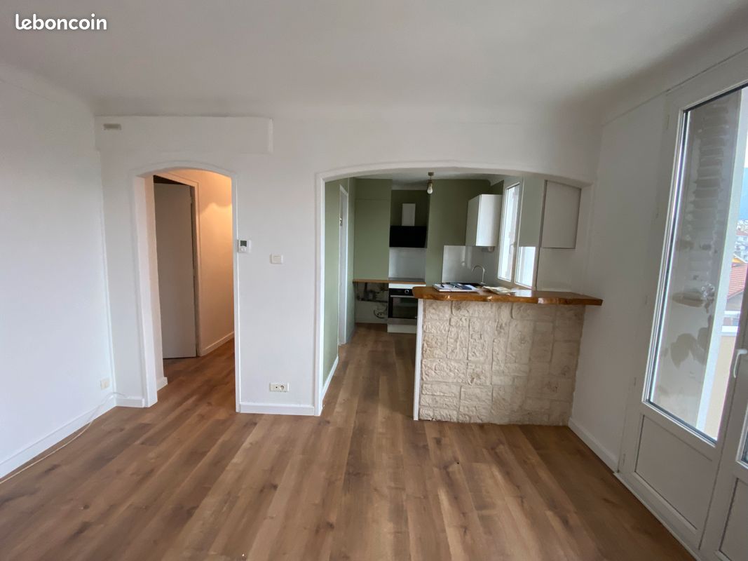 Appartement 3 pièces 56 m² · à Fontaine · 56 m² · 790 €
