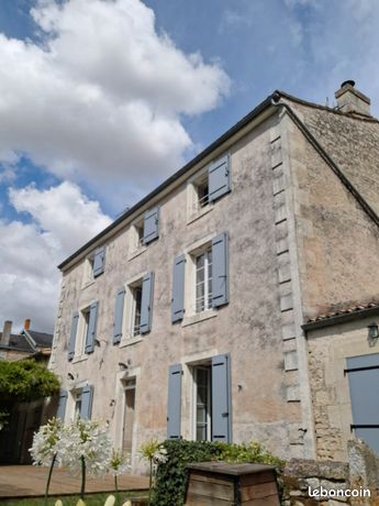 Maison de famille gite et piscine 15 min de Niort