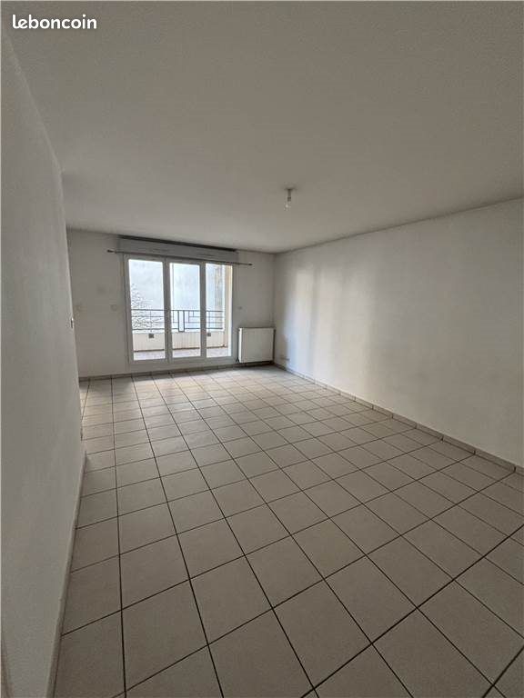 Appartement 3 pièces 70 m² · à Saint-Chamond · 70 m² · 728 €/mois