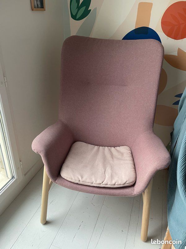 Fauteuil rose IKEA vedbo Ameublement