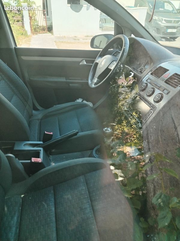 Volkswagen touran (image 3)