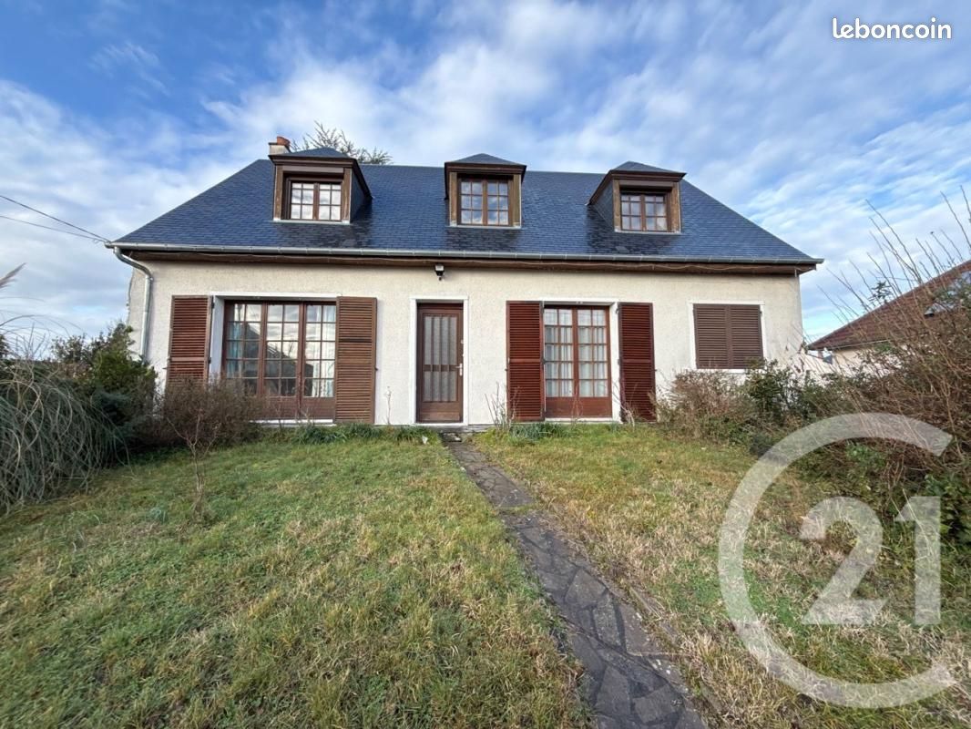 Maison 7 pièces 148 m² · à Arnage · 148 m² · 217 500 €