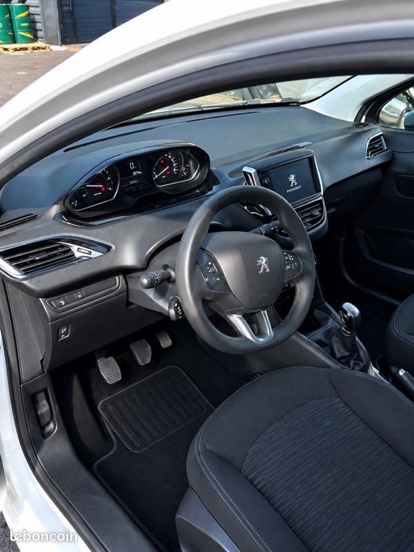 Peugeot 208 (image 3)