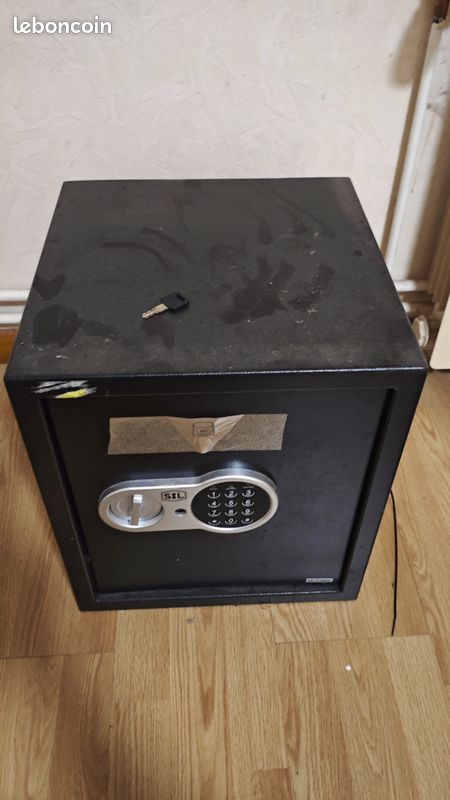 Coffre-fort électronique à digicode avec clé d'urgence (image 1)