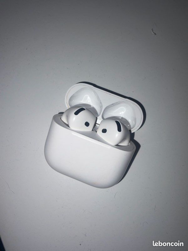 AirPods 4 (image 1)