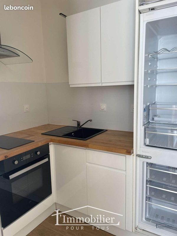Appartement 2 pièces 25 m² · à Montfort-le-Gesnois · 25 m² · 430 €/mois