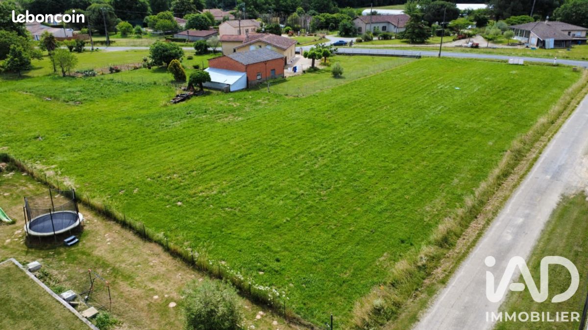 Terrain 1427 m² · à Meauzac · 1 427 m² · 45 000 €