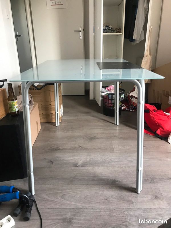 Bureau, plaque de verre sur armature en métal (image 3)