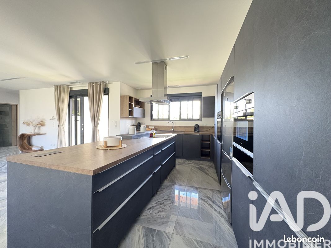 Maison 4 pièces 129 m² · à Ambarès-Et-Lagrave · 129 m² · 365 000 €