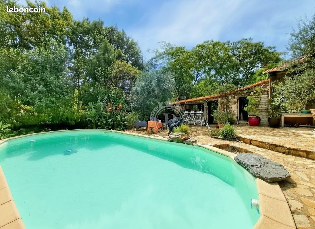 Maison 6 pièces 230 m² · à Frossay · 230 m² · 600 000 €